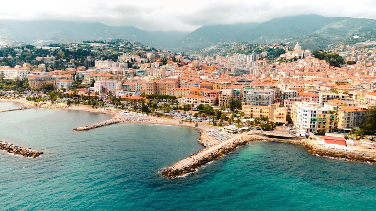Inluce Apartment Top Class Sanremo Bagian luar foto